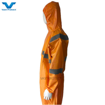 EN1149 Coverall 56GSM Mikroporös USA PPE Einweggerät mit orangefarbenem Reflektorband