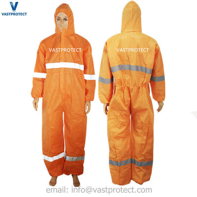 Einweg-Coveralls mit reflektierenden Streifen aus Mikroporösem/SMS/Nichtgewebtem/PP-Material