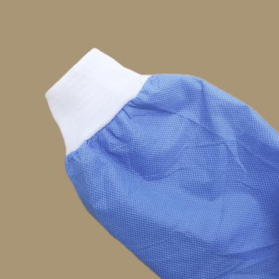 Einweg-Chirurgie-Kleid VASTPROTECT-501 SMS Nichtgewebtes Gewebe 45GSM Level1/2/3 Antistatische Hypoallergene Strickmanschetten Infektionsprävention
