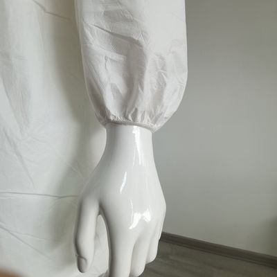 Arbeitsbekleidung 175*140cm Einwegweiß Mikroporös 56GSM Tyvek 500 PPE Anzug für den Chilenischen Markt