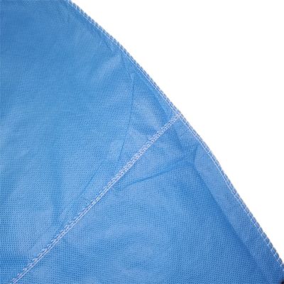 SMS Einweg-Ausrüstung aus nicht gewebtem Gewebe Blau Isolationskleid mit weichem Material M/L/XL Größe